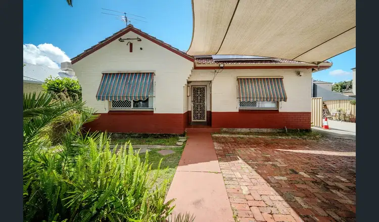 142 Hillview Tce, St James WA 6102