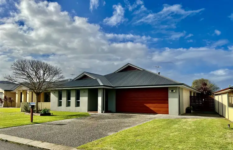 Second view of Homely house listing, 8 Lunar Rise, Mckail WA 6330