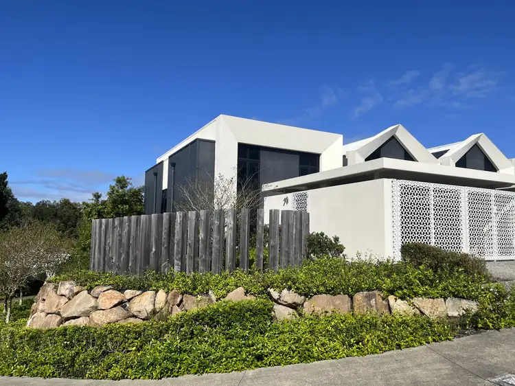 1 Regency Court, Peregian Springs QLD 4573