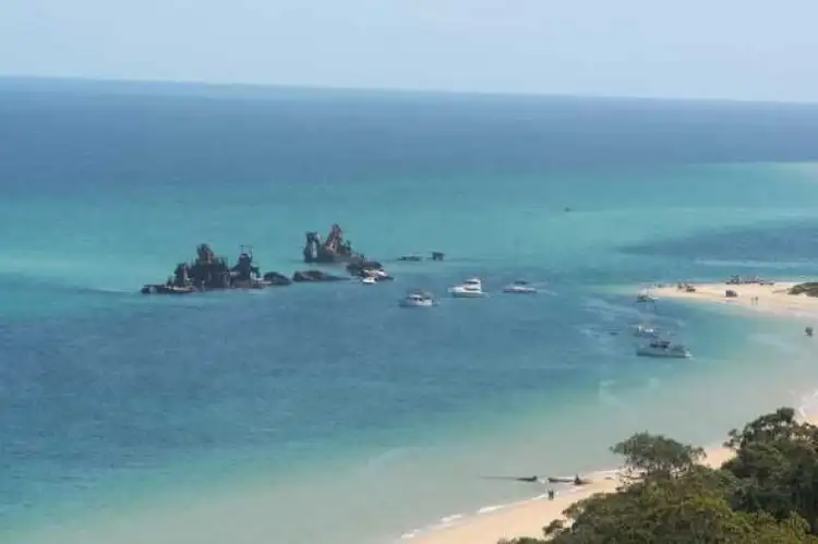 8 Cowry Close, Moreton Island QLD 4025