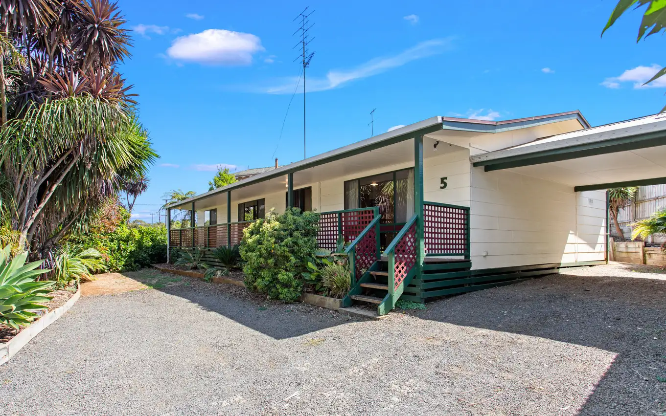 Main view of Homely house listing, 5 Johnson St, Leongatha VIC 3953