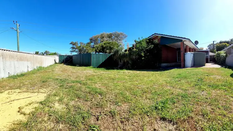 Fifth view of Homely house listing, 2 Pictor Ct, Rockingham WA 6168