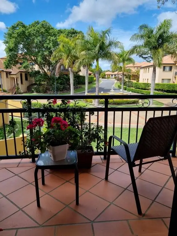 11/85 Palm Meadows Dr, Carrara QLD 4211