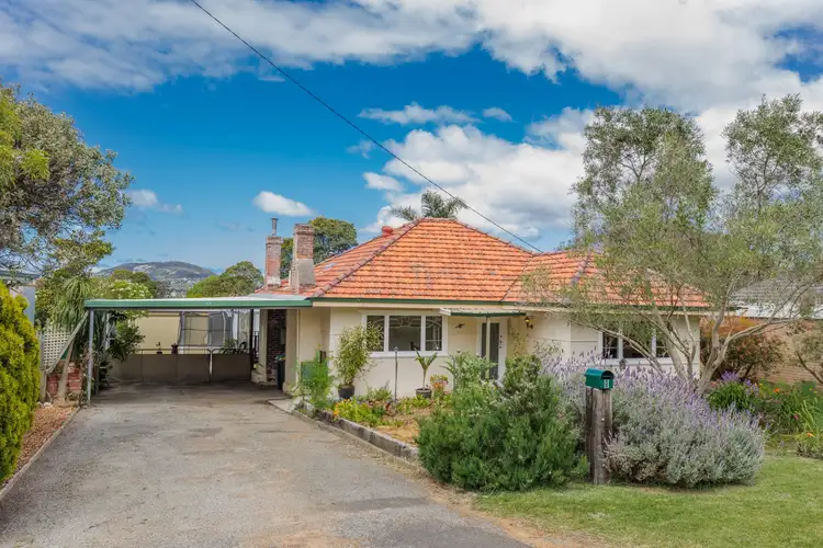 Second view of Homely house listing, 8 William St, Yakamia WA 6330