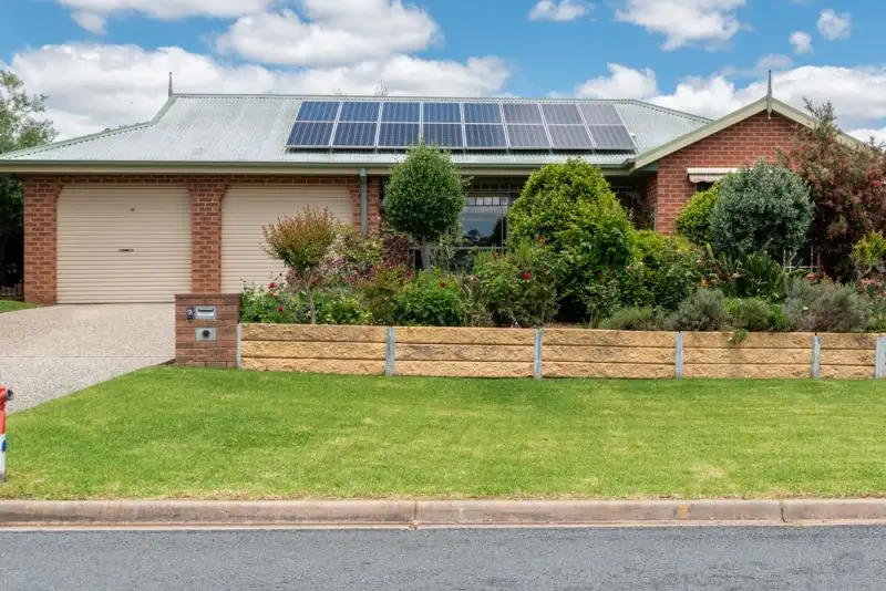 Main view of Homely house listing, 2 Howqua Circuit, West Wodonga VIC 3690