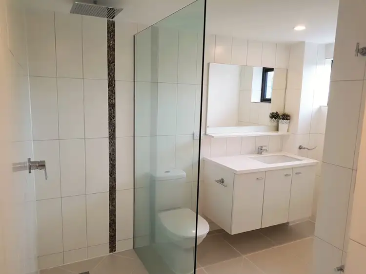 Sixth view of Homely unit listing, 23/11 Fairway Drive, Clear Island Waters QLD 4226