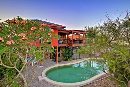 8 Parklane Place, Highland Park QLD 4211