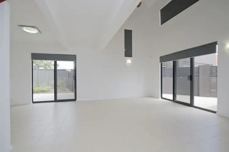 Sixth view of Homely house listing, 2/47 Cooper St, Mandurah WA 6210