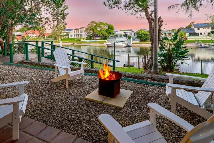 11 Sundowner Court, Mermaid Waters QLD 4218