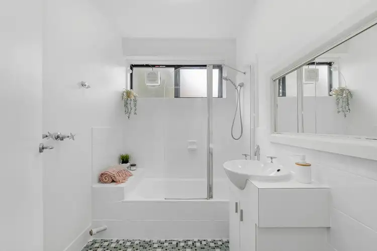 Fifth view of Homely apartment listing, 1/13 Clapperton St, Bentleigh VIC 3204