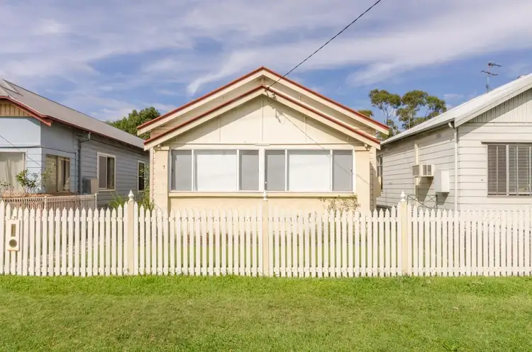 7 Wilkinson Street, Mayfield NSW 2304