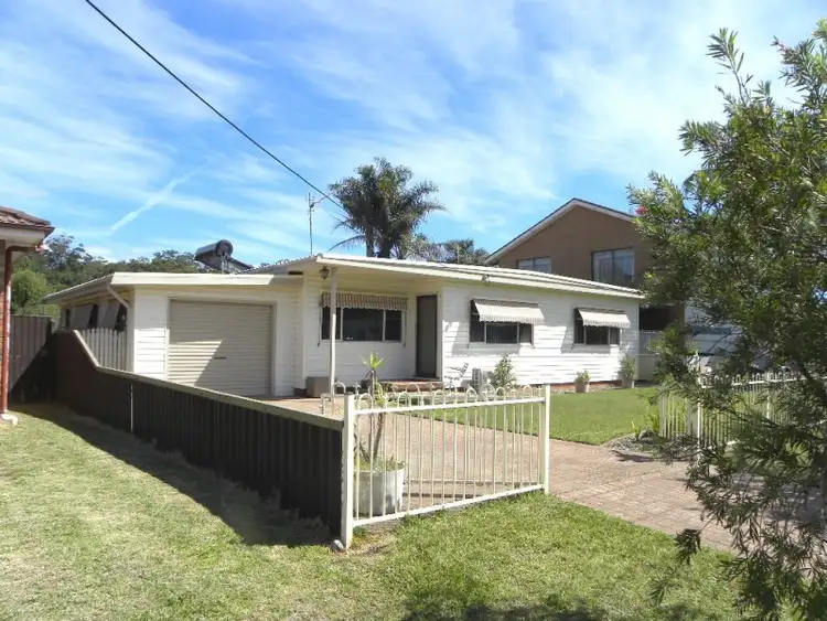 4 Lakehaven Drive, Sussex Inlet NSW 2540