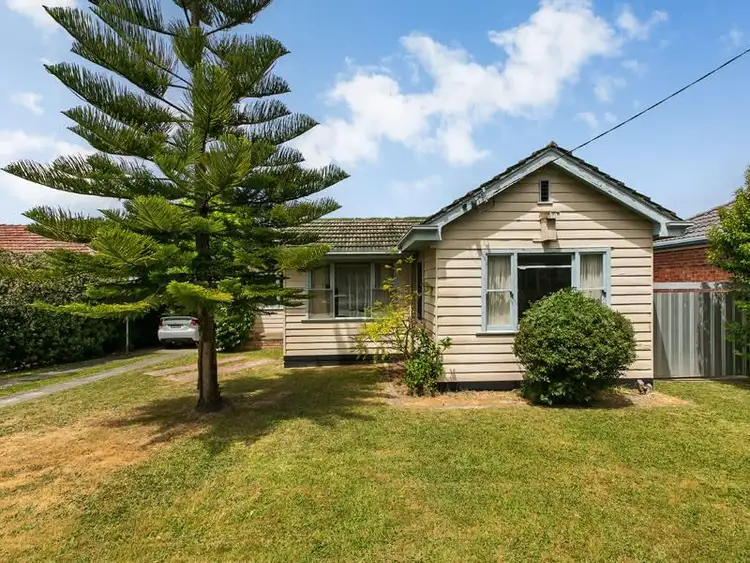 11 Newbigin Street, Burwood VIC 3125