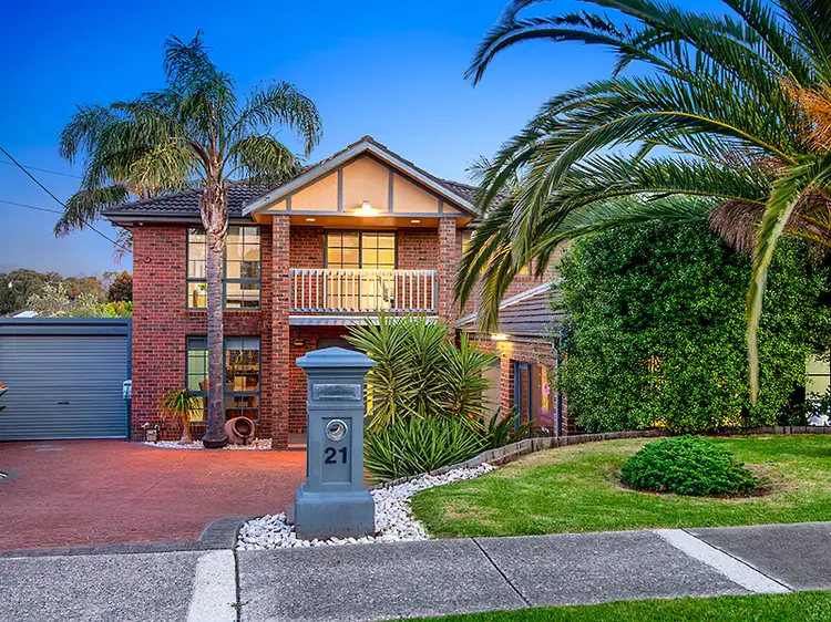 Second view of Homely house listing, 21 Mont Court, Vermont South VIC 3133