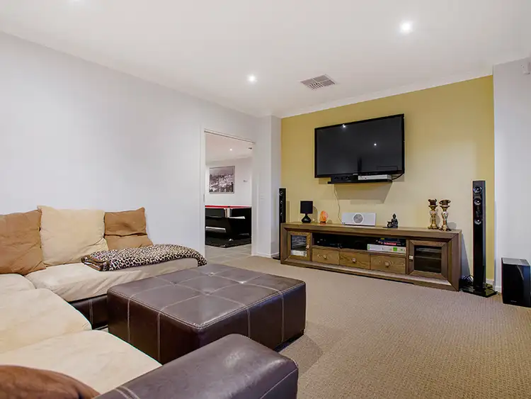 Seventh view of Homely house listing, 2 Cockatoo Court, Tarneit VIC 3029