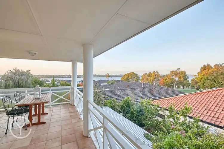 25B Moreing Road, Attadale WA 6156