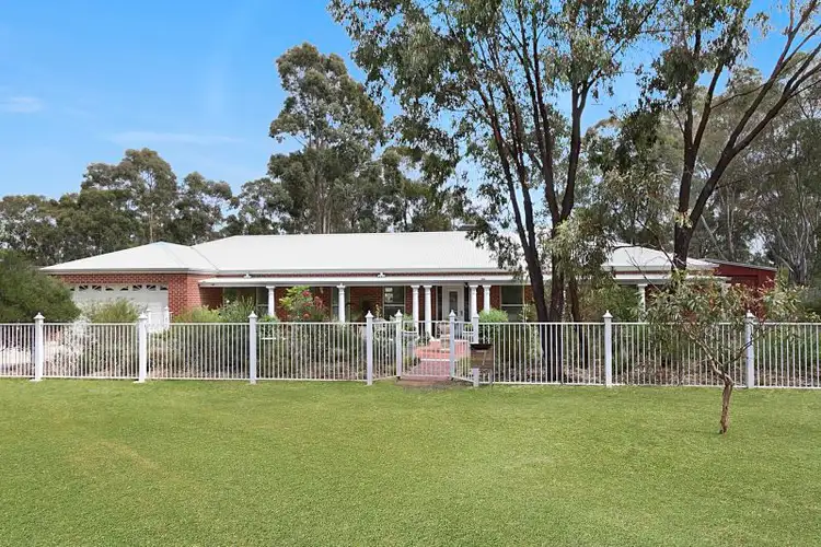 7 Ash Court, Ascot VIC 3551