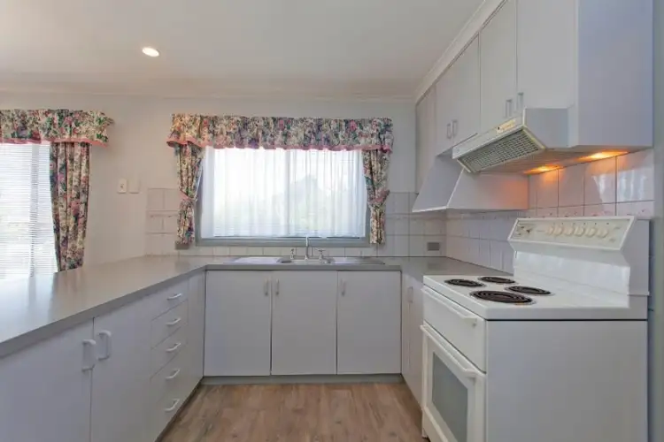 Fifth view of Homely townhouse listing, 2/661 Pearsall Street, Lavington NSW 2641