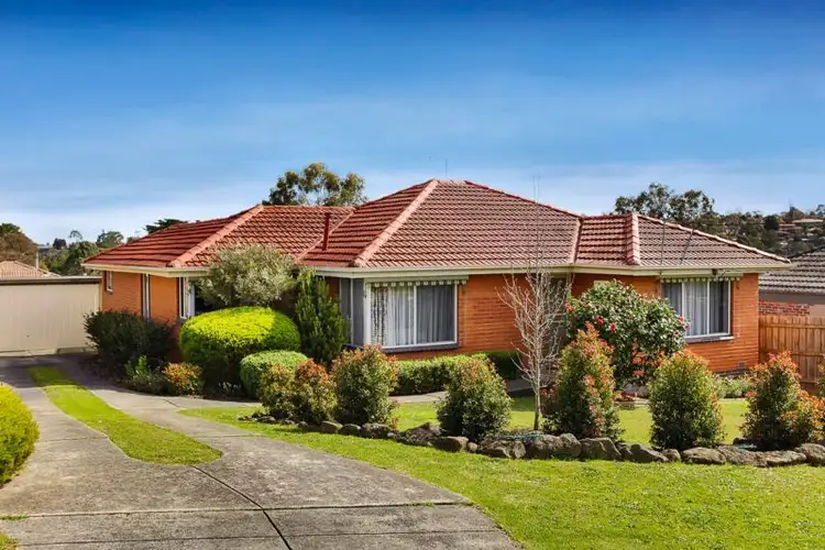 26 Russell Avenue, Mooroolbark VIC 3138