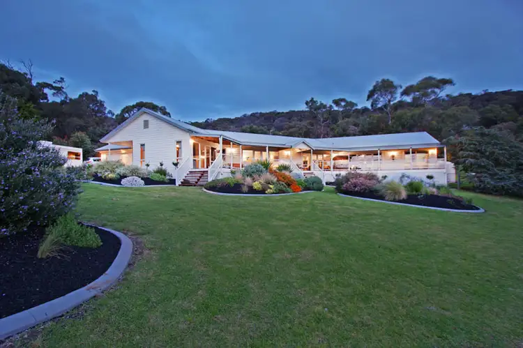 Second view of Homely house listing, 2 McLaren Court, Rosebud VIC 3939