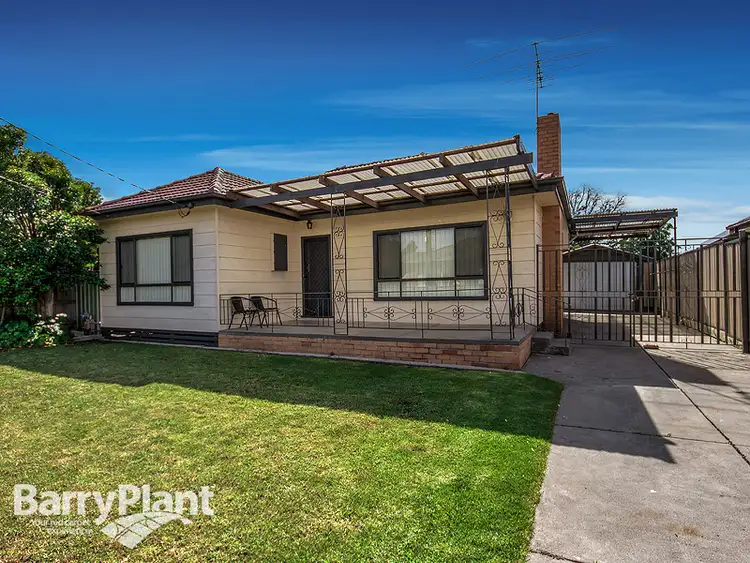 2 Cowper Avenue, St Albans VIC 3021