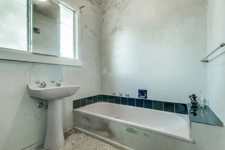 Fifth view of Homely house listing, 1 Ingleton Street, Long Gully VIC 3550