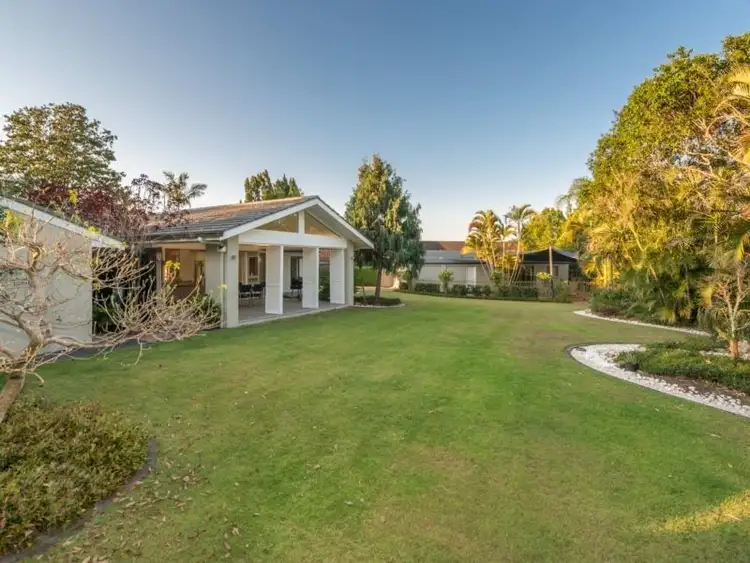 8 McMillan Court, Mount Ommaney QLD 4074