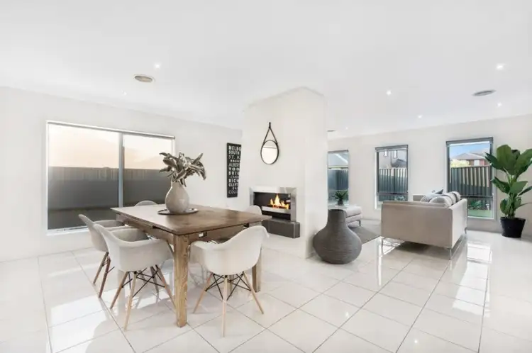 Second view of Homely house listing, 8 Correa View, Maidstone VIC 3012