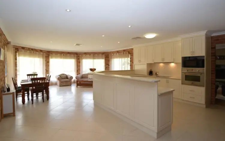 Second view of Homely house listing, 2 Tathra Place, Wangaratta VIC 3677