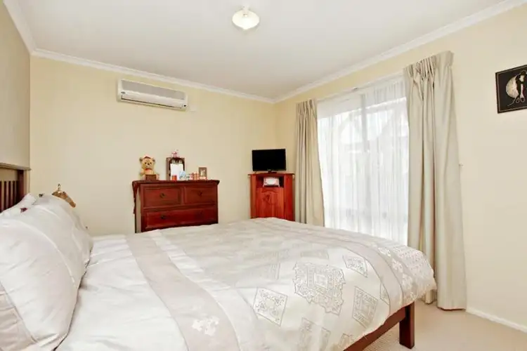 Seventh view of Homely house listing, 2/6 Alabama Close, Hoppers Crossing VIC 3029