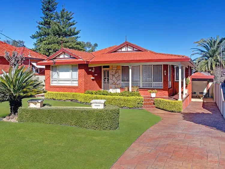 4 Kathleen Parade, Picnic Point NSW 2213