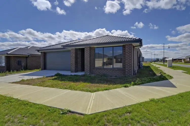 Main view of Homely house listing, 5 Hereford Boulevard, Traralgon VIC 3844