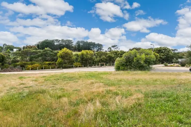4 Tea Tree Rise, Torquay VIC 3228