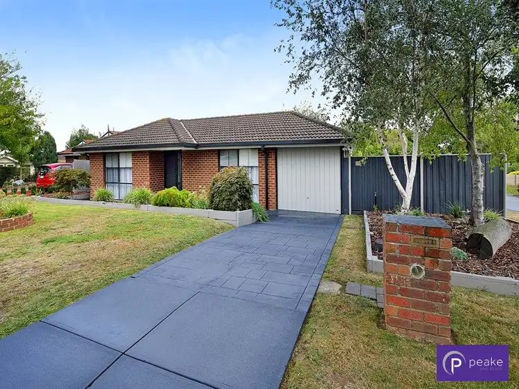 8 Moloney Court, Berwick VIC 3806