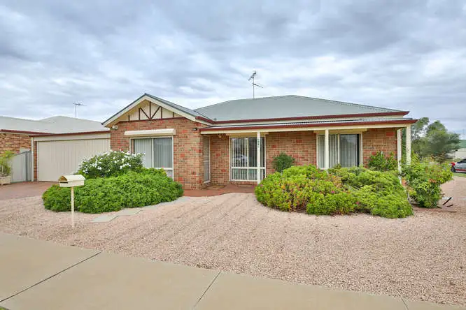 Main view of Homely townhouse listing, 498 Ontario Avenue, Mildura VIC 3500