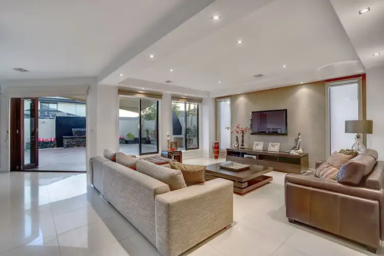 Fifth view of Homely house listing, 16 Edgecliff Close, Taylors Hill VIC 3037