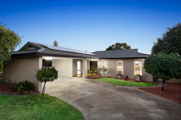 6 Leawarra Crescent, Doncaster East VIC 3109