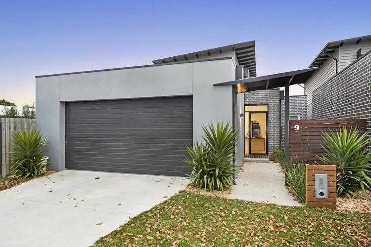 9 Collins Street, Lake Wendouree VIC 3350