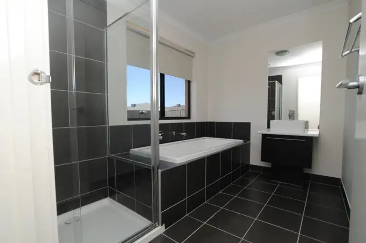 Sixth view of Homely house listing, 2 Eva Place, Wangaratta VIC 3677