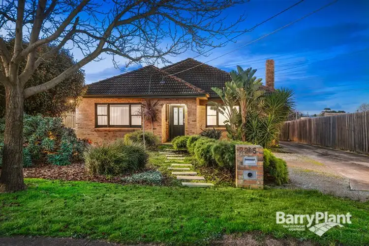 295 Greenwood Drive, Watsonia VIC 3087