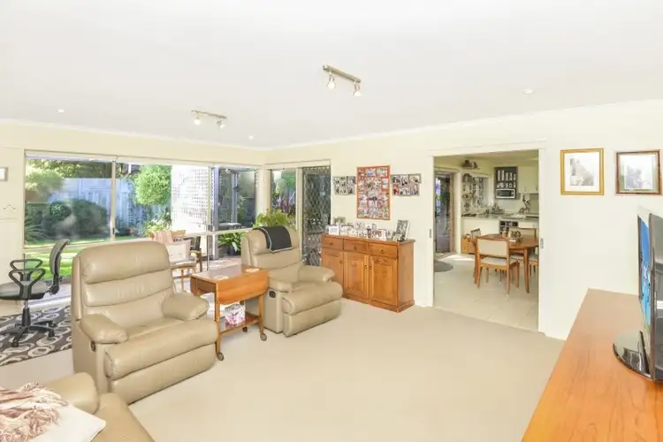 1 Charles Court, St Leonards VIC 3223