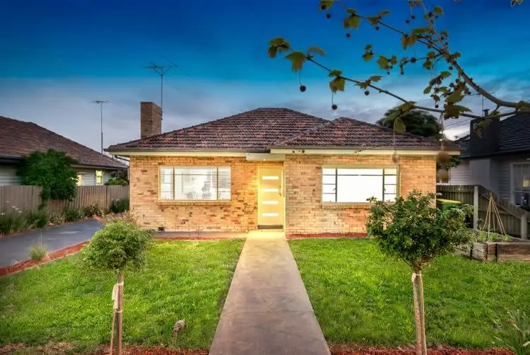1/137 Rathcown Road, Reservoir VIC 3073