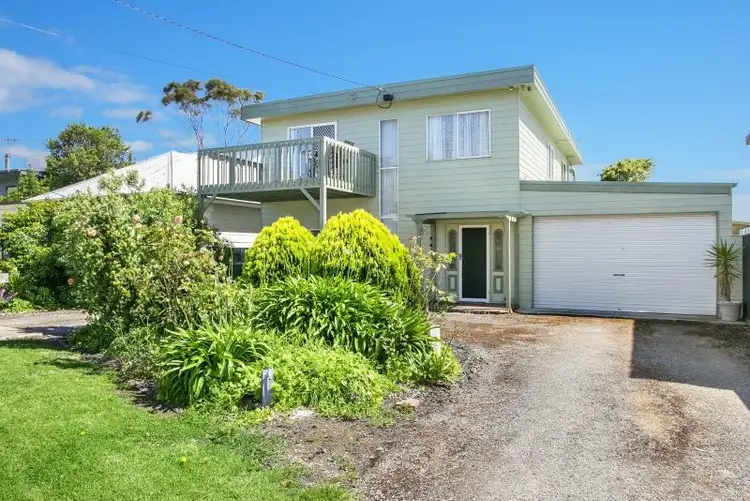 Second view of Homely house listing, 6 Clyde Avenue, St Leonards VIC 3223