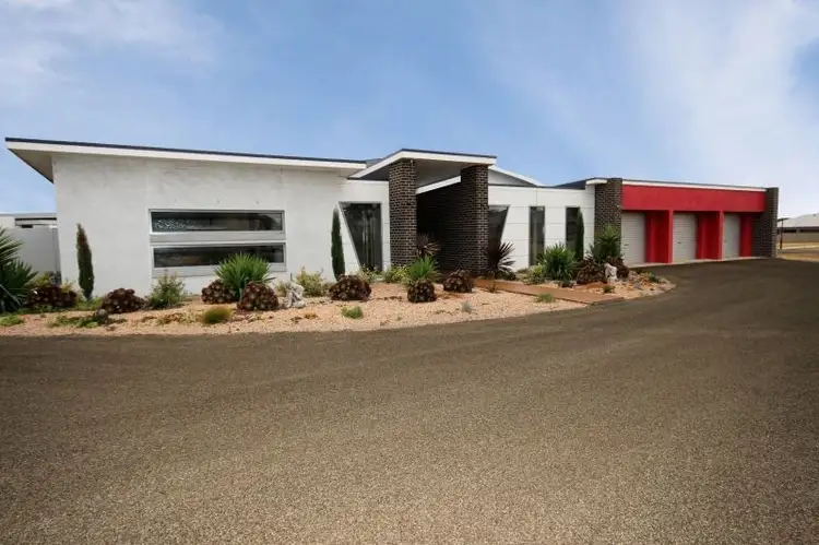 20 Skye Court, Cardigan VIC 3352