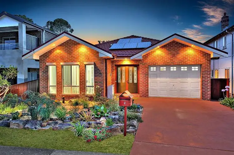 9 Singleton Avenue, East Hills NSW 2213