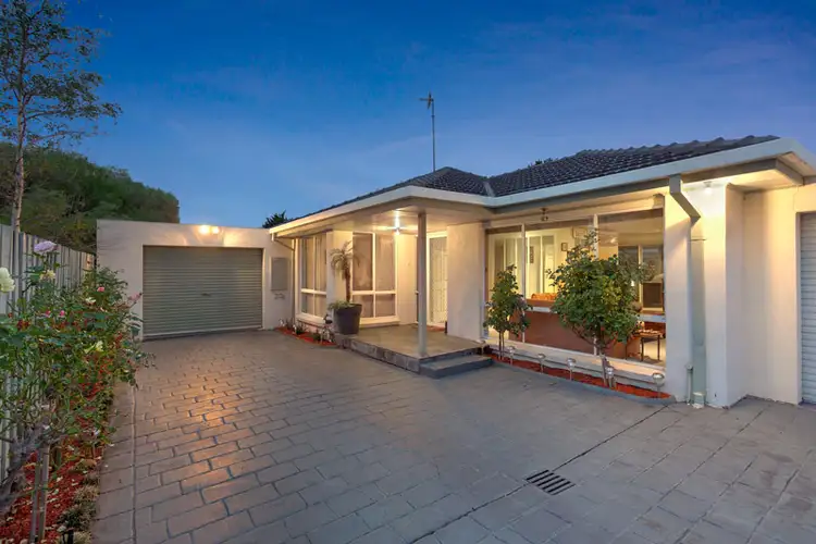 2/37 Thornhill Drive, Keilor Downs VIC 3038