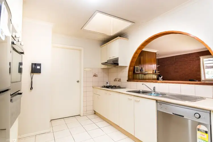 Sixth view of Homely house listing, 4 Chateau Court, Thomastown VIC 3074