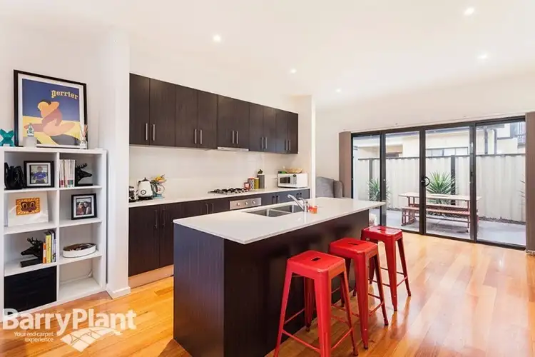 2/41 Grieve Parade, Altona VIC 3018