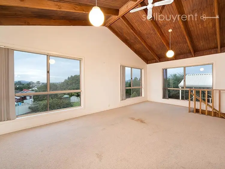 Third view of Homely house listing, 5 TEAL COURT, Wodonga VIC 3690