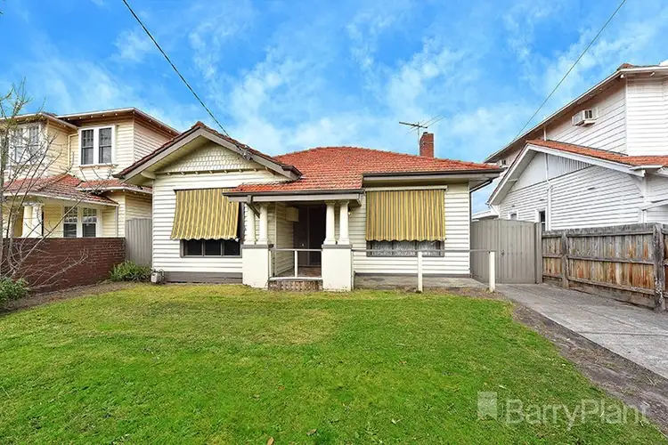 4 Bowmore Street, Hughesdale VIC 3166